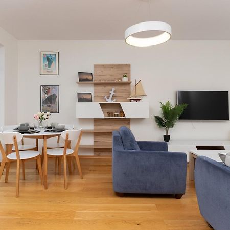 Modern Gdynia Apartment With Balcony & Parking By Noclegi Renters Ngoại thất bức ảnh