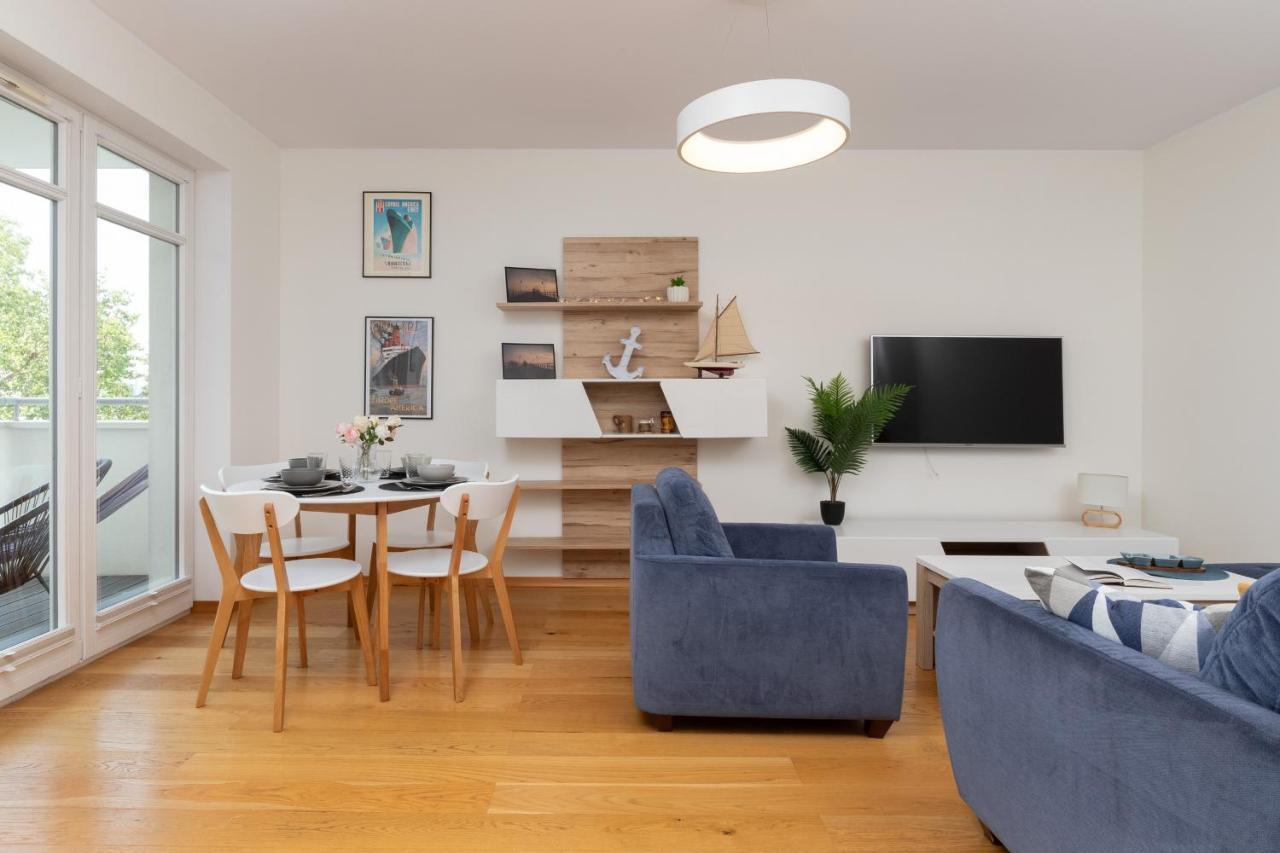Modern Gdynia Apartment With Balcony & Parking By Noclegi Renters Ngoại thất bức ảnh